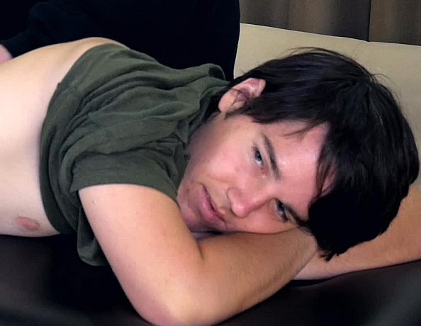 160807102-defiling-chris