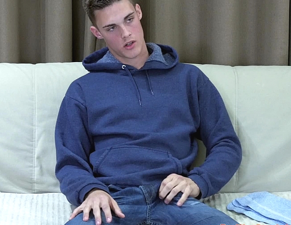 161130103_owen_jerking_off