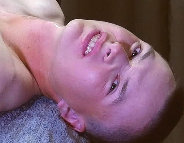 190222101-josh-and-the-inflatable-butt-plug