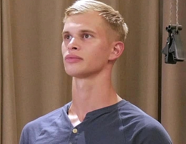 190809102-dustin-cant-take-it