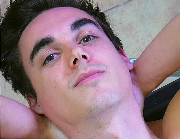 200114102-defiling-carter