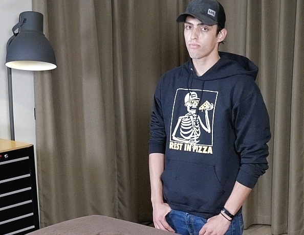 210225102-gils-first-gay-blowjob-a