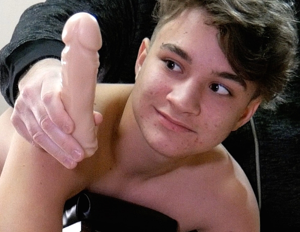 210324102-russells-machine-fucking