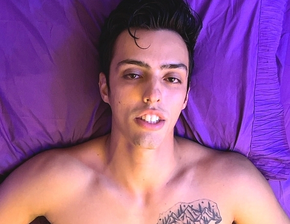 211005101-blowing-gil