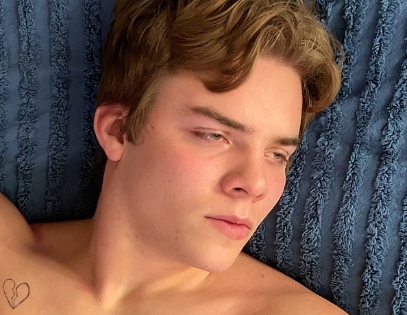 211214103-coopers-first-gay-blowjob